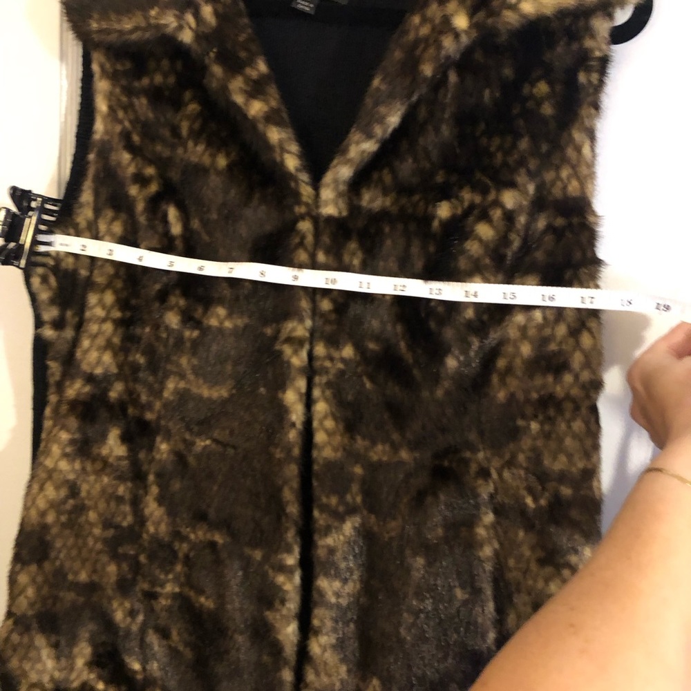Flash sale!  Look at all my items—need to sell everything asap so make an offer